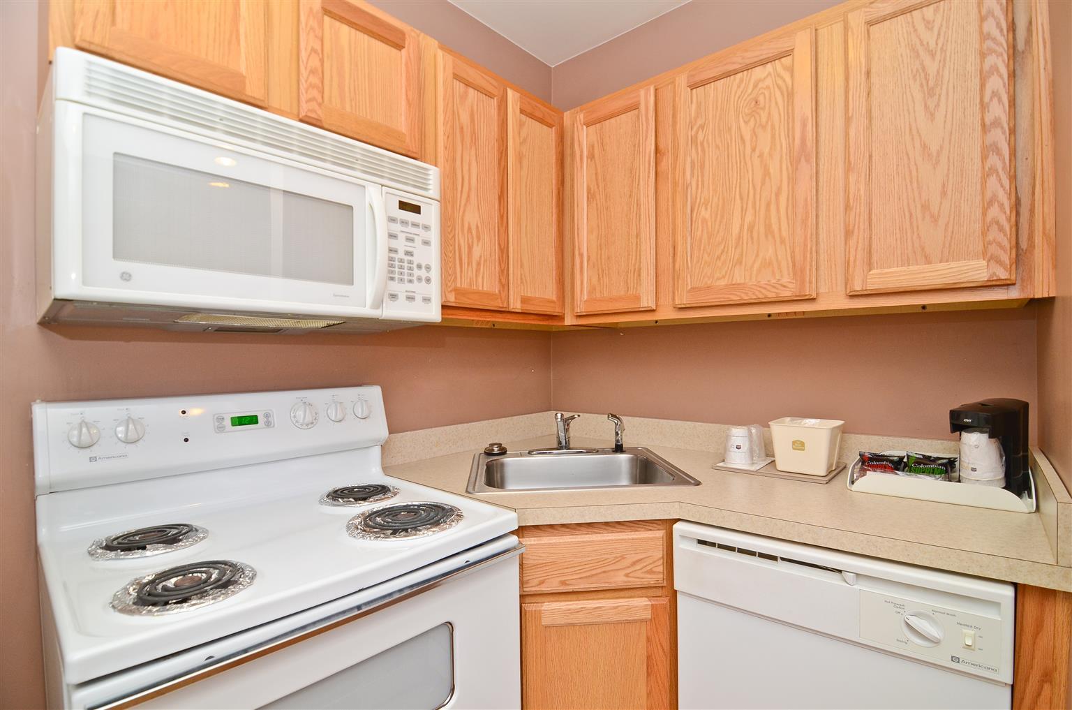 Red Roof Inn & Suites Hazleton Room photo